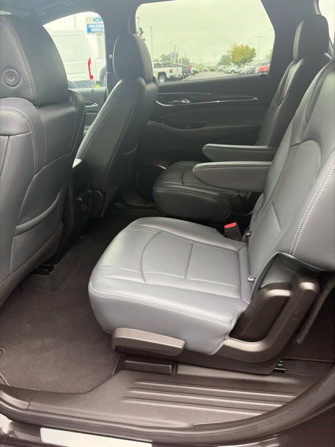 Used 2024 Buick Enclave Essence AWD/4WD image 14