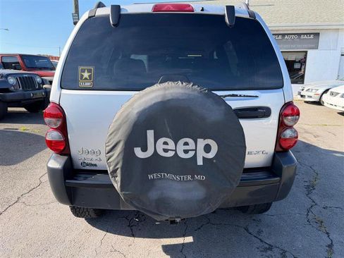 Used 2007 Jeep Liberty Sport AWD/4WD image 5