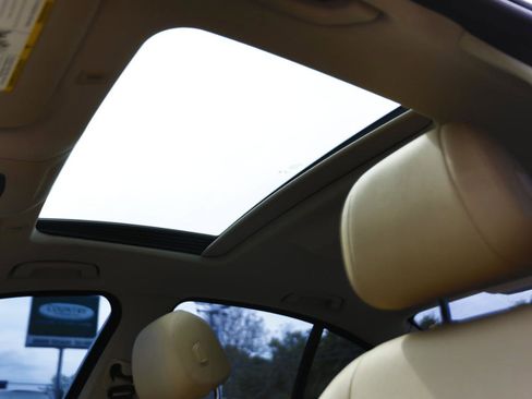 Used 2014 BMW 528i xDrive Sedan AWD/4WD image 10
