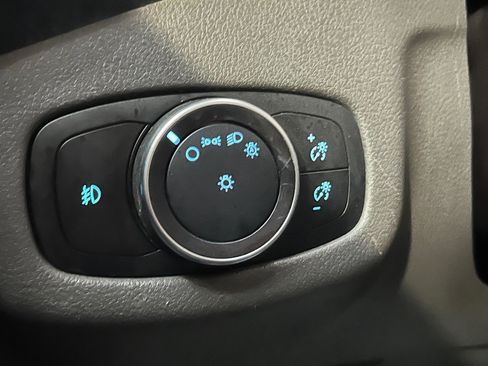 Used 2020 Ford Transit Connect XLT image 15