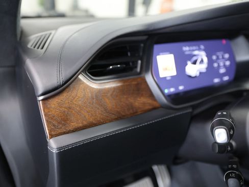 Used 2020 Tesla Model X Performance image 22