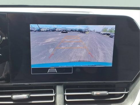Used 2026 Chevrolet Trax RS FWD image 6