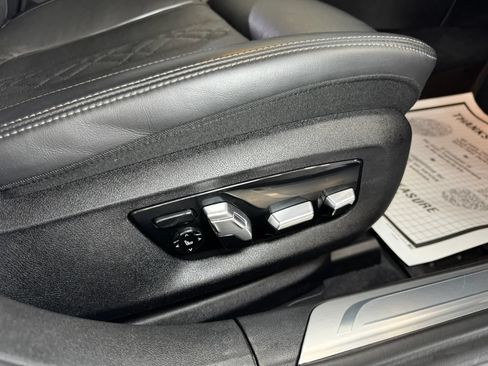 Used 2018 BMW 750i xDrive AWD/4WD image 17