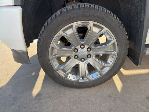 Used 2018 GMC Sierra 1500 Denali w/ Denali Ultimate Package image 9