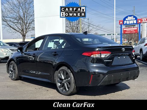 Used 2026 Toyota Corolla SE image 2