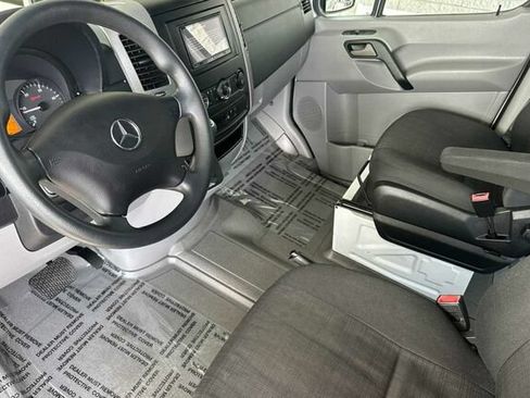 Used 2015 Mercedes-Benz Sprinter 2500 image 10