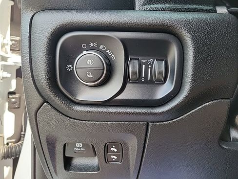 Used 2024 RAM 1500 Laramie AWD/4WD image 22