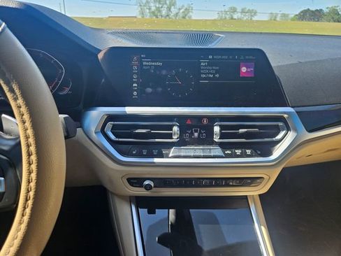 Used 2019 BMW 330i Sedan w/ Convenience Package image 17