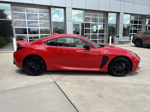 Used 2025 Toyota GR86 Premium RWD image 18