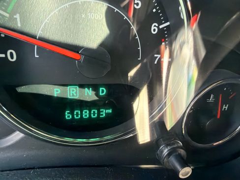 Used 2018 Jeep Wrangler Unlimited Sahara AWD/4WD image 10