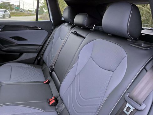New 2026 Volkswagen Tiguan SE R-Line FWD image 28