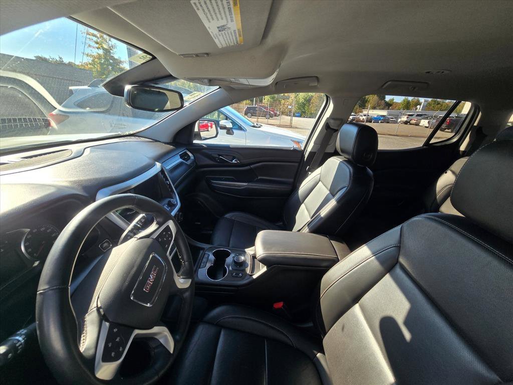 Used 2023 GMC Acadia SLT FWD image 4