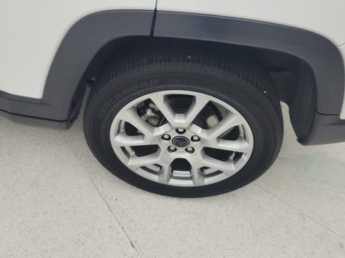 Used 2025 Jeep Compass Limited image 29