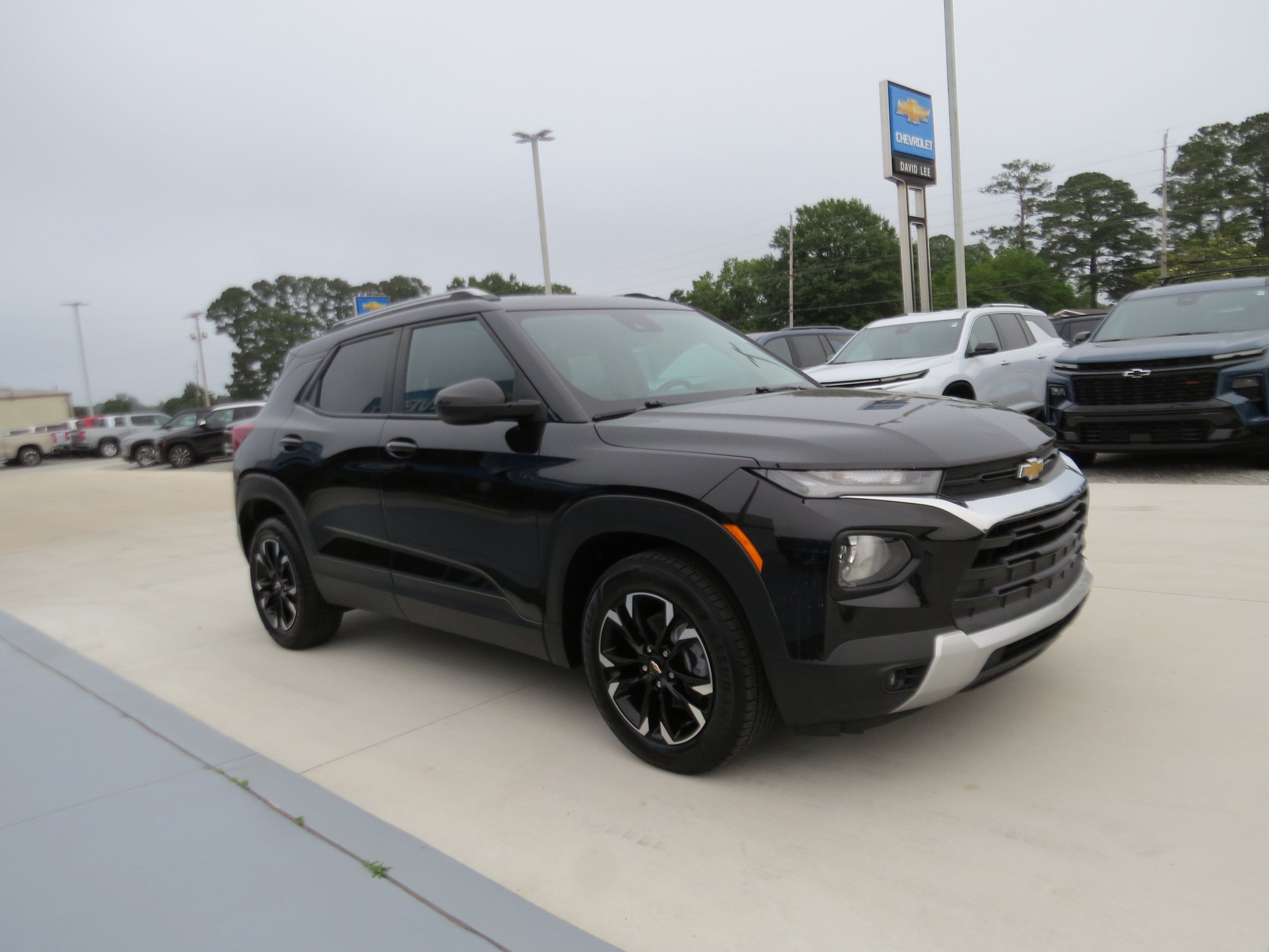 Used 2022 Chevrolet TrailBlazer LT w/ Convenience Package FWD image 6