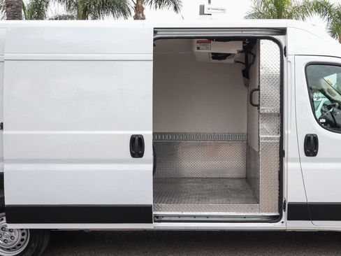 Used 2025 RAM ProMaster 3500 w/ Convenience Group FWD image 11