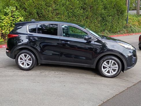 Used 2018 Kia Sportage LX AWD/4WD image 3