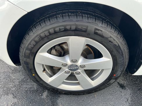 Used 2015 Dodge Dart SXT image 14