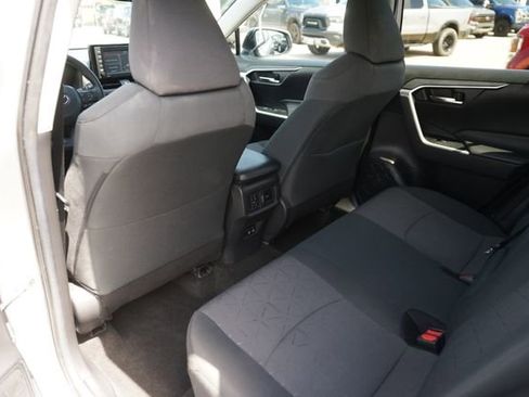 Used 2020 Toyota RAV4 XLE FWD image 11