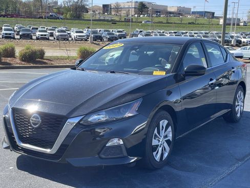 Used 2022 Nissan Altima 2.5 S FWD image 3
