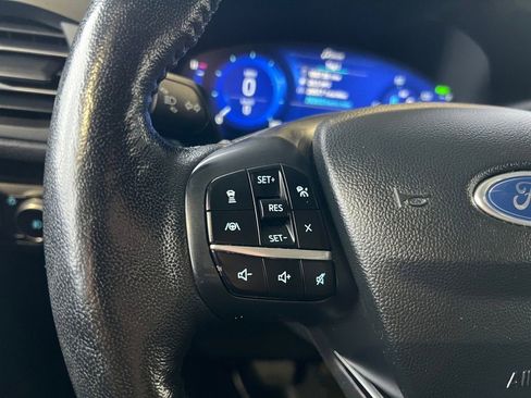 Used 2020 Ford Escape Titanium image 27