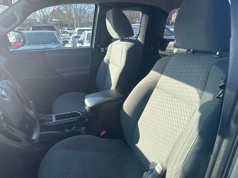 Used 2020 Toyota Tacoma SR image 14