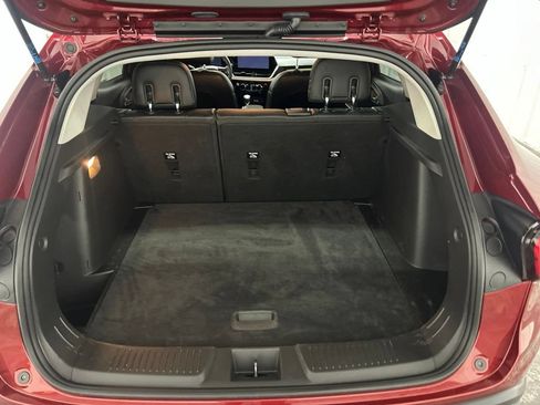 Used 2025 Chevrolet Trax LT FWD image 11