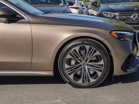 New 2026 Mercedes-Benz E 450 4MATIC Sedan image 9