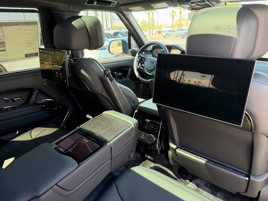 New 2026 Land Rover Range Rover SV AWD/4WD image 17