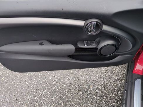 Used 2024 MINI Cooper 2-Door Hardtop image 12