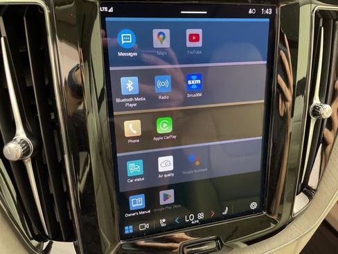 Certified 2024 Volvo XC60 T8 Plus w/ Protection Package Premier image 27