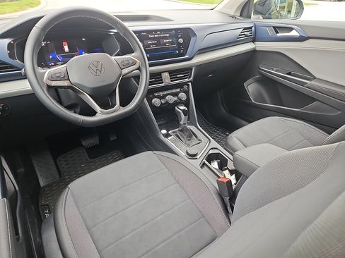 Certified 2024 Volkswagen Taos SE AWD/4WD image 4