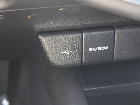 Used 2021 Toyota Camry SE AWD/4WD image 9