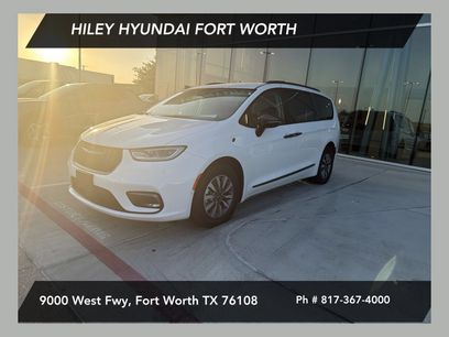 Used 2024 Chrysler Pacifica Limited