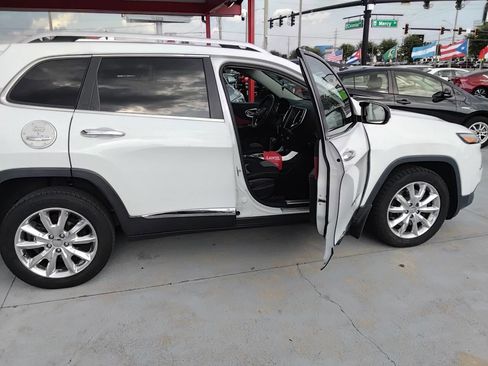 Used 2014 Jeep Cherokee Latitude image 5