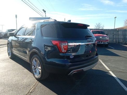 Used 2017 Ford Explorer XLT w/ Equipment Group 202A image 5