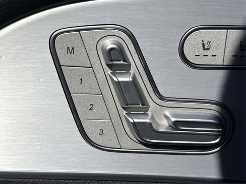 Used 2020 Mercedes-Benz GLS 580 4MATIC image 40