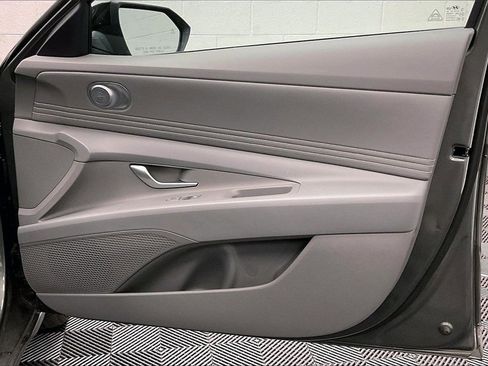 Certified 2025 Hyundai Elantra Sport image 22