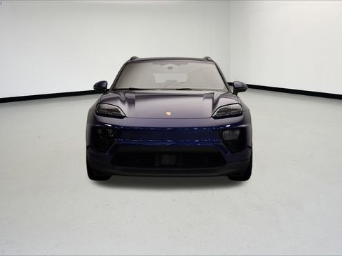 Used 2025 Porsche Macan 4S Electric image 10