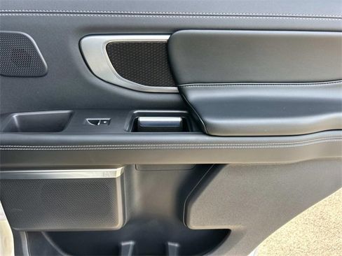 Used 2025 Ford Expedition Platinum w/ Stealth Performance Package image 28