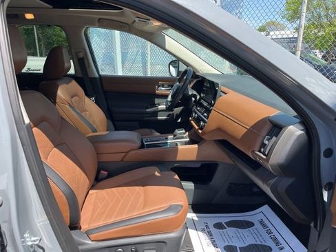 Used 2025 Nissan Pathfinder Platinum w/ Cargo Package FWD image 25
