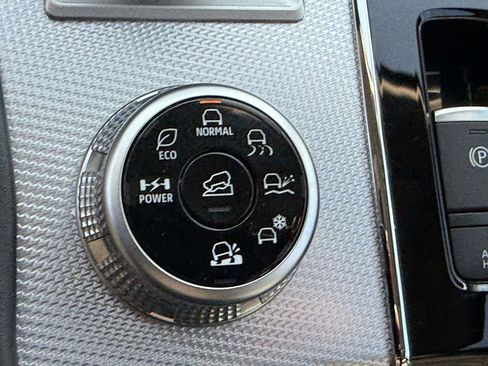 Used 2023 Mitsubishi Outlander SEL image 27