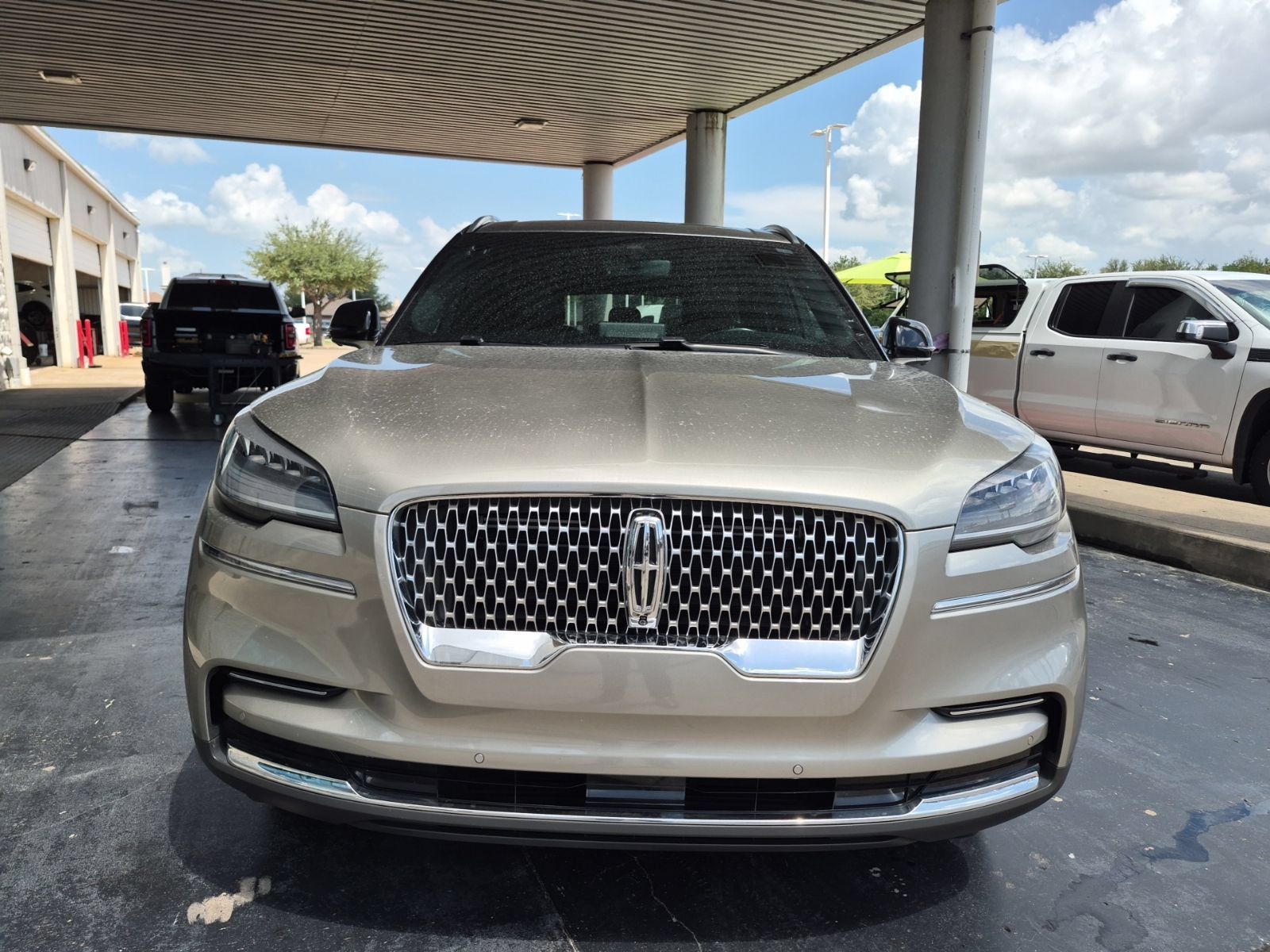 Used 2023 Lincoln Aviator Reserve w/ Elements Package Plus RWD image 3