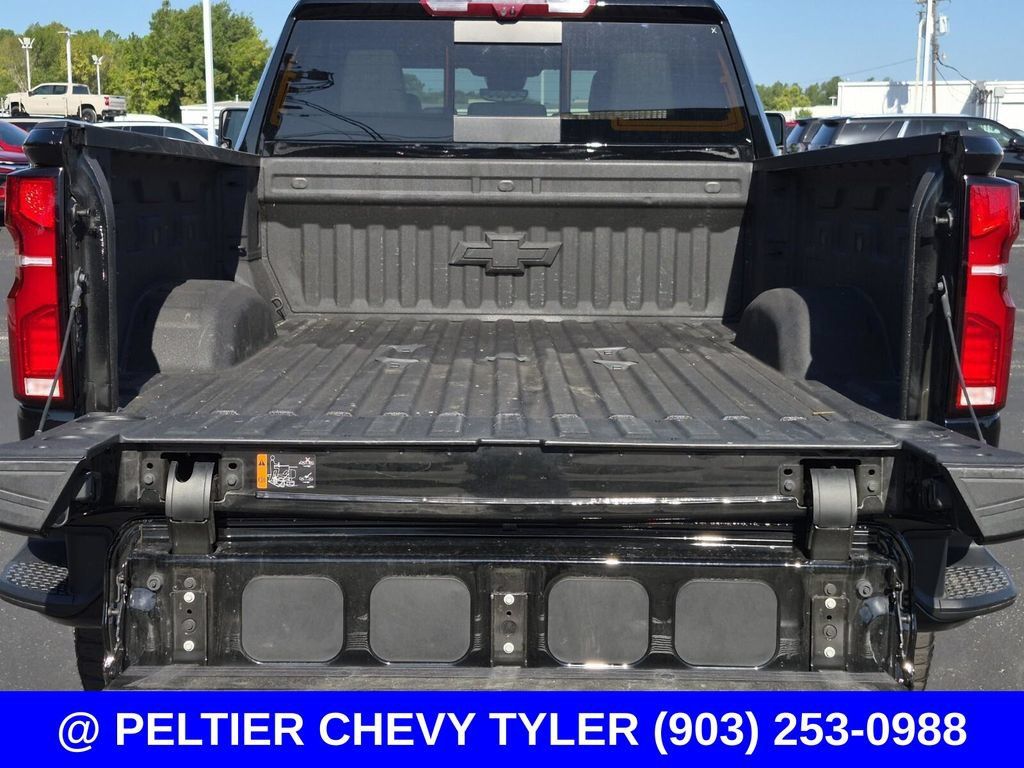 Used 2026 Chevrolet Silverado 2500 ZR2 w/ LPO, Dark Essentials Package AWD/4WD image 9
