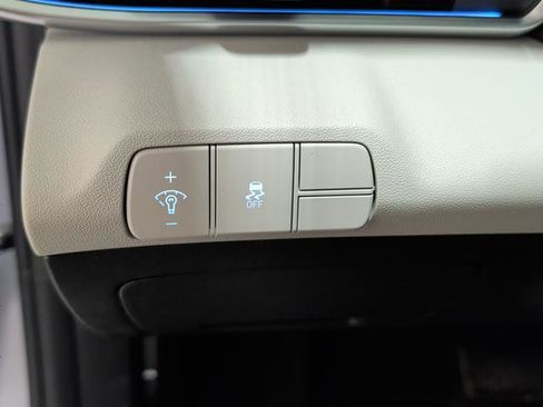 New 2026 Hyundai Elantra Limited FWD image 25