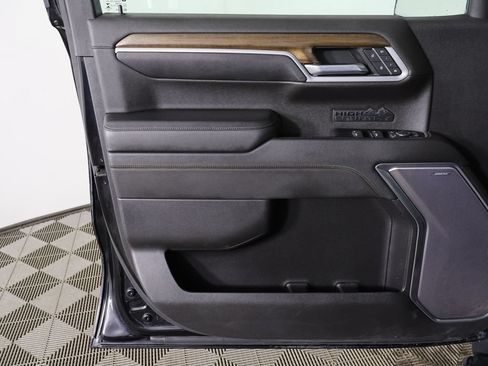 Used 2022 Chevrolet Silverado 1500 High Country w/ High Country Premium Package AWD/4WD image 25