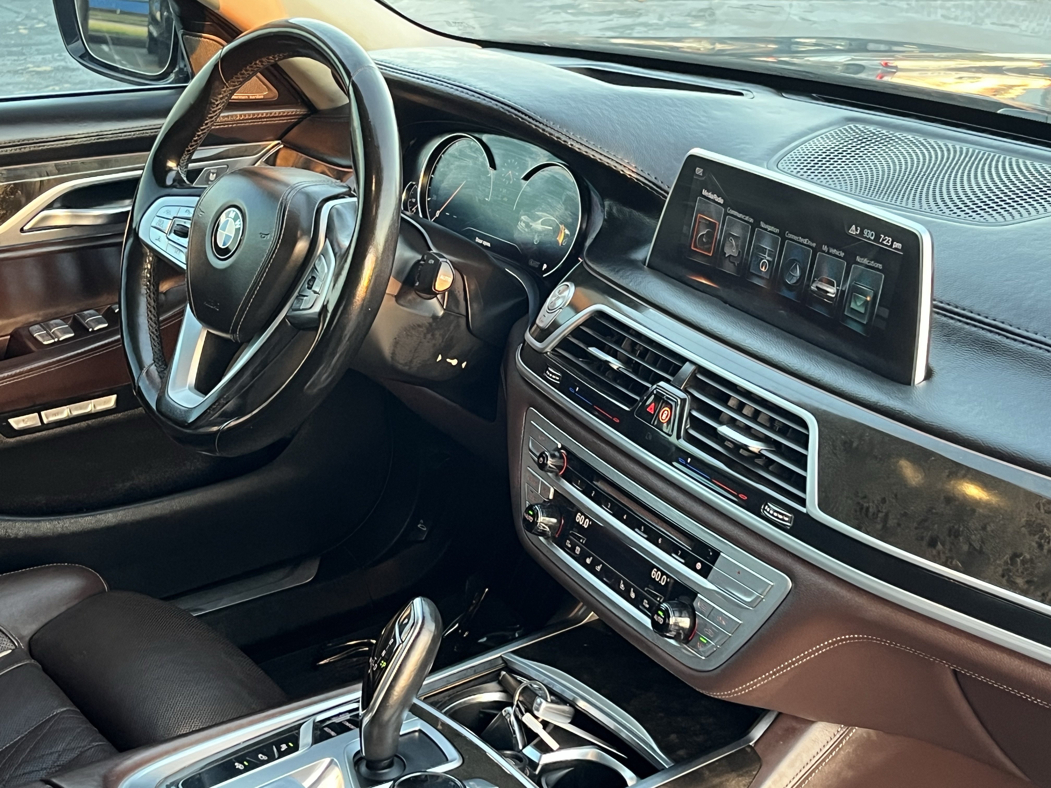 Used 2017 BMW 740i RWD image 18