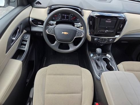 Certified 2023 Chevrolet Traverse LS FWD image 9