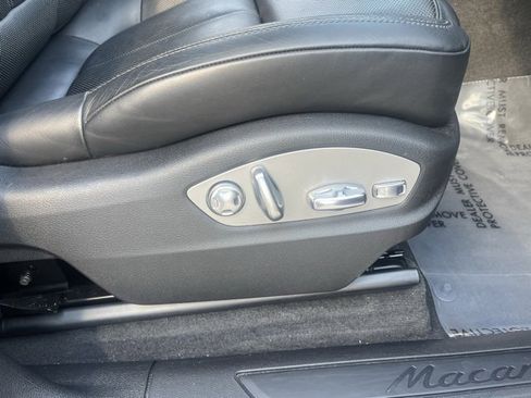 Used 2018 Porsche Macan image 42