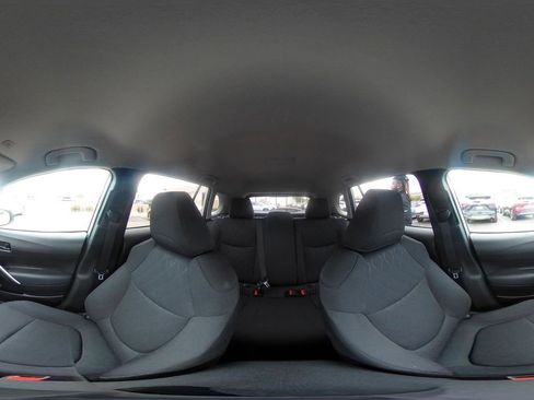 Used 2025 Toyota Corolla Cross LE image 42