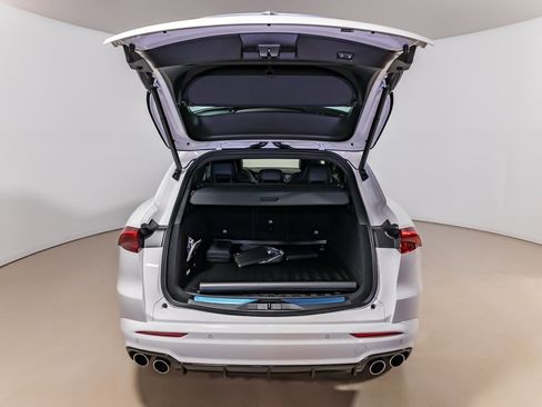 Used 2024 Maserati Grecale GT image 11